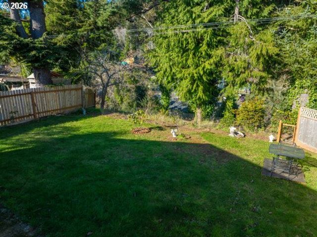 1745 GREENWOOD Ave, Reedsport, OR 97467