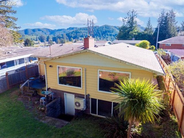 1745 GREENWOOD Ave, Reedsport, OR 97467