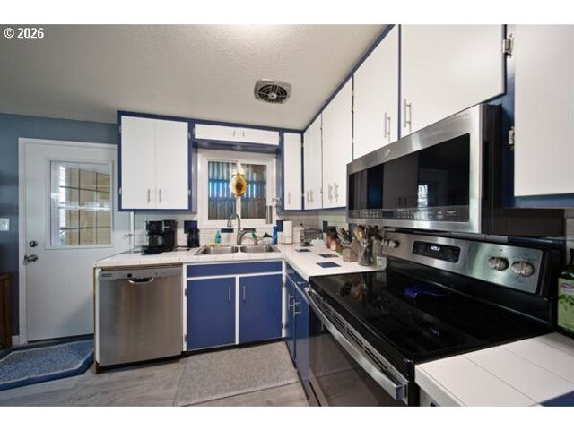 1745 GREENWOOD Ave, Reedsport, OR 97467