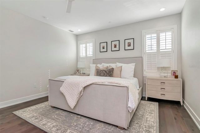 536 4TH AVENUE S 2A, St Petersburg, FL 33701