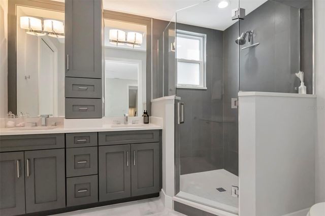 536 4TH AVENUE S 2A, St Petersburg, FL 33701
