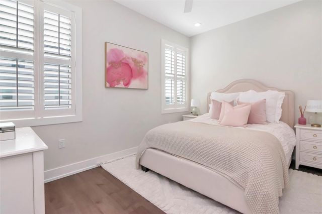 536 4TH AVENUE S 2A, St Petersburg, FL 33701