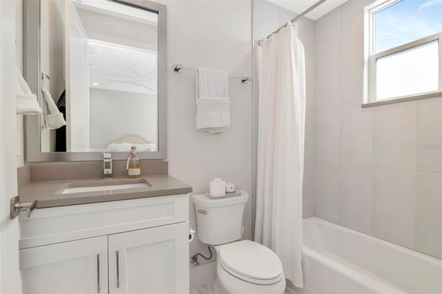 536 4TH AVENUE S 2A, St Petersburg, FL 33701