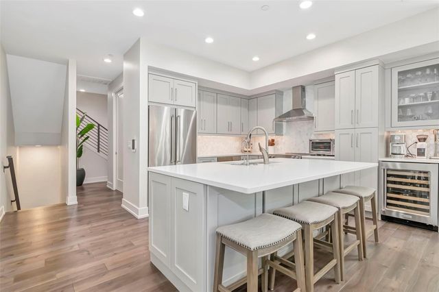 536 4TH AVENUE S 2A, St Petersburg, FL 33701