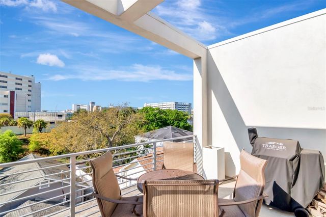 536 4TH AVENUE S 2A, St Petersburg, FL 33701