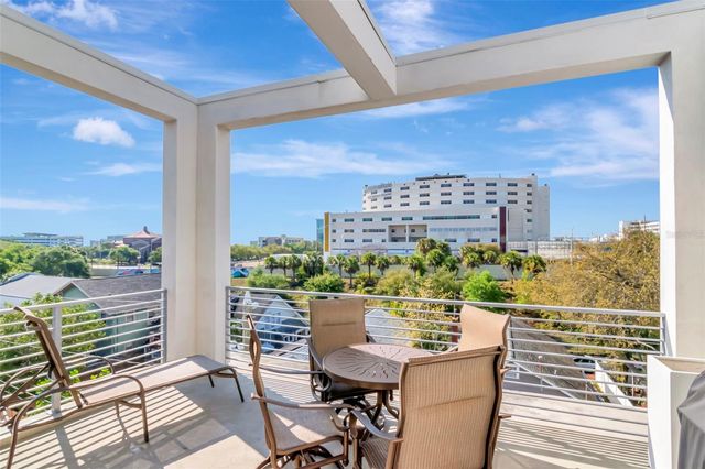 536 4TH AVENUE S 2A, St Petersburg, FL 33701
