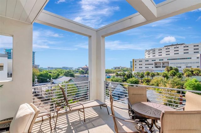 536 4TH AVENUE S 2A, St Petersburg, FL 33701