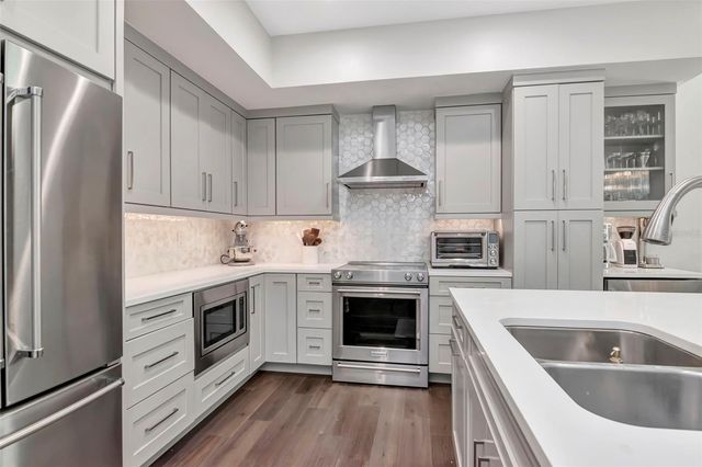 536 4TH AVENUE S 2A, St Petersburg, FL 33701