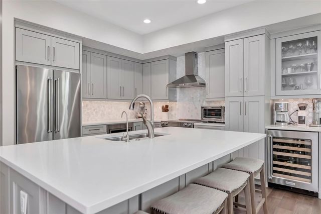 536 4TH AVENUE S 2A, St Petersburg, FL 33701