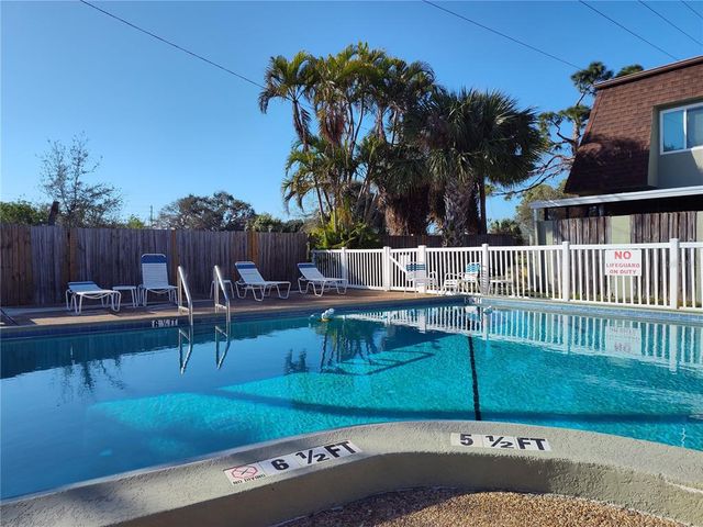 1330 70TH STREET N, St Petersburg, FL 33710