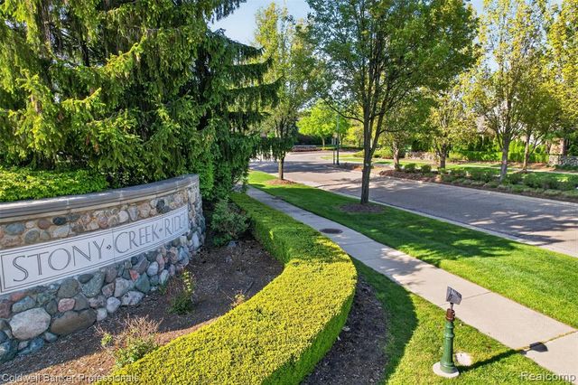 1357 Kentfield Drive, Rochester, MI 48307