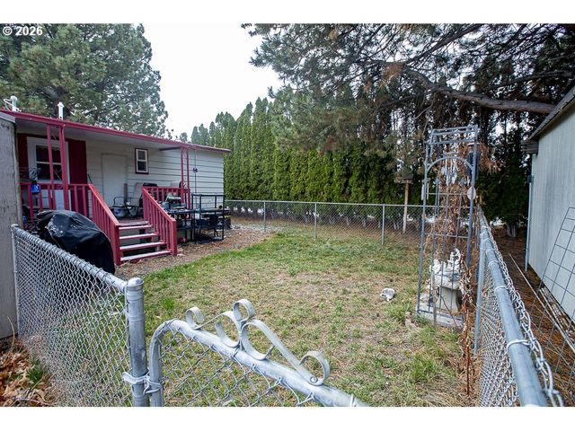 1809 26TH St 3, La Grande, OR 97850