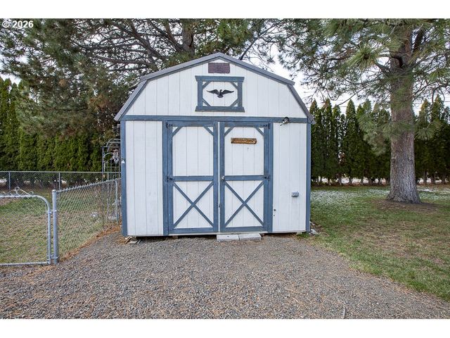 1809 26TH St 3, La Grande, OR 97850