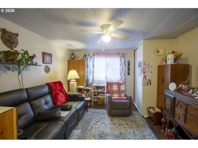 1809 26TH St 3, La Grande, OR 97850