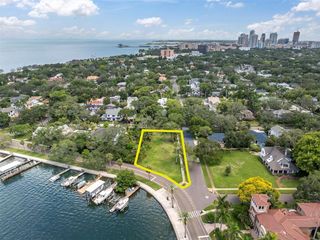 1956 COFFEE POT BOULEVARD NE, St Petersburg, FL 33704