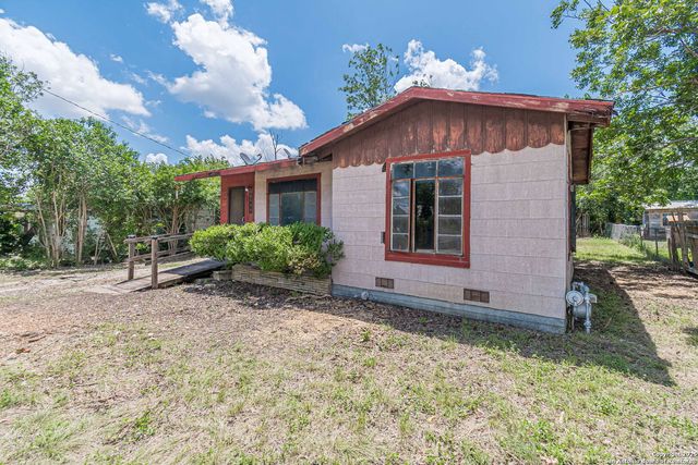 2855 W San Antonio, New Braunfels, TX 78130
