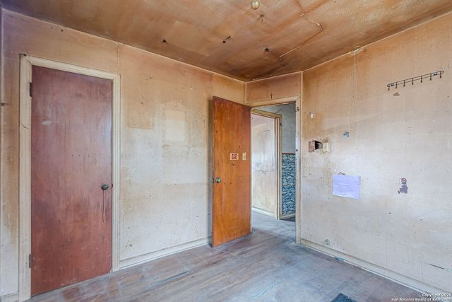 2855 W San Antonio, New Braunfels, TX 78130