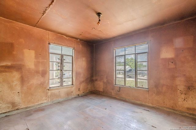 2855 W San Antonio, New Braunfels, TX 78130