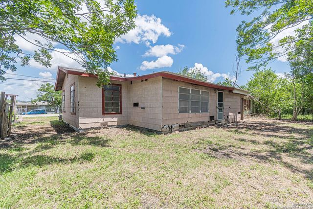 2855 W San Antonio, New Braunfels, TX 78130