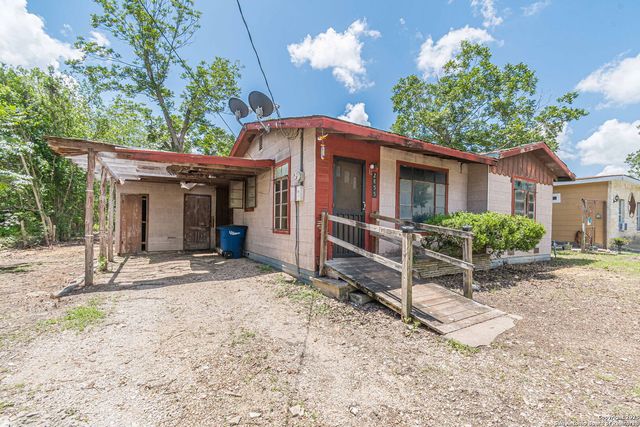 2855 W San Antonio, New Braunfels, TX 78130