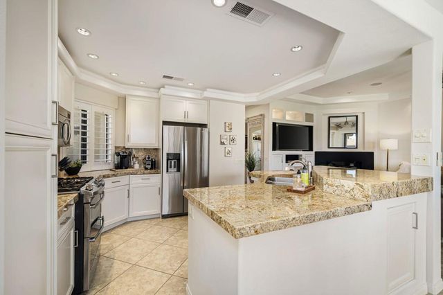 38819 Wisteria Drive, Palm Desert, CA 92211