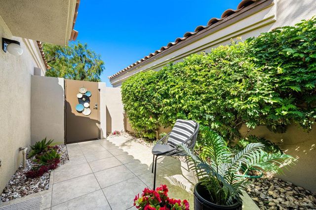 38819 Wisteria Drive, Palm Desert, CA 92211