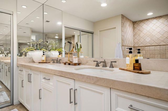 38819 Wisteria Drive, Palm Desert, CA 92211