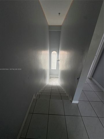 12035 SW 14th St 105, Miami, FL 33184