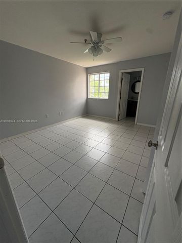 12035 SW 14th St 105, Miami, FL 33184