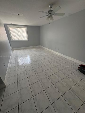 12035 SW 14th St 105, Miami, FL 33184