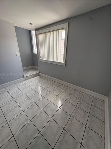12035 SW 14th St 105, Miami, FL 33184