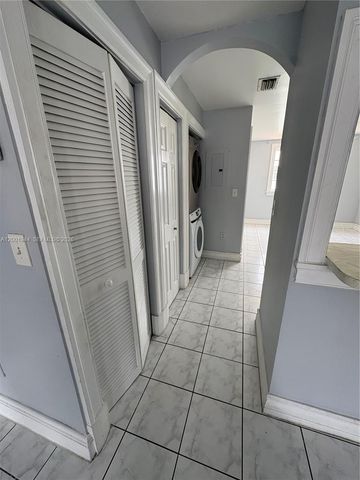 12035 SW 14th St 105, Miami, FL 33184