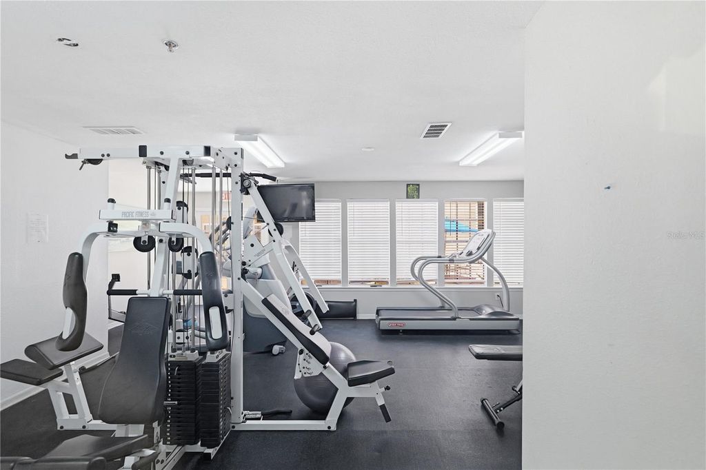 Image 12 of property listing at 1000 W HORATIO STREET 111, Tampa, FL 33606