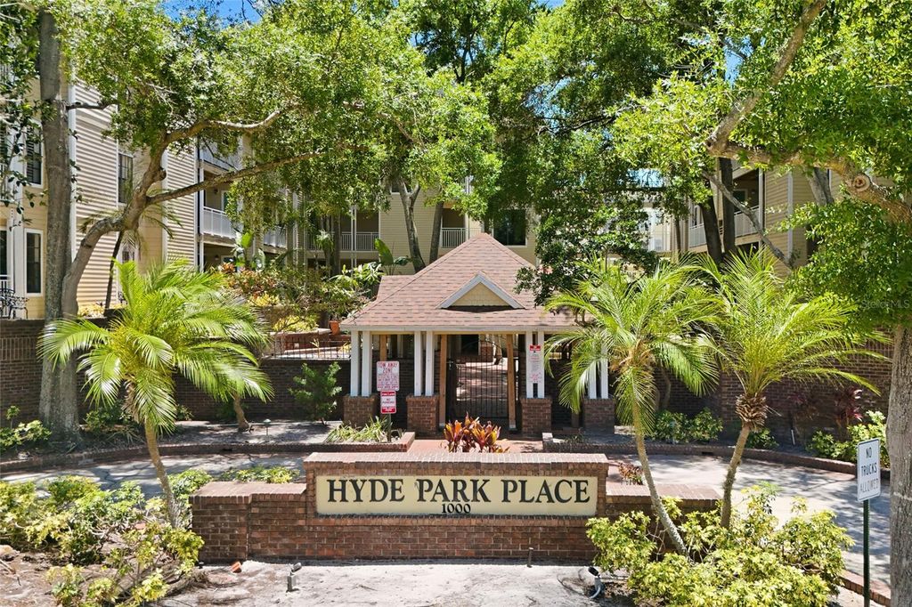 Image 14 of property listing at 1000 W HORATIO STREET 111, Tampa, FL 33606