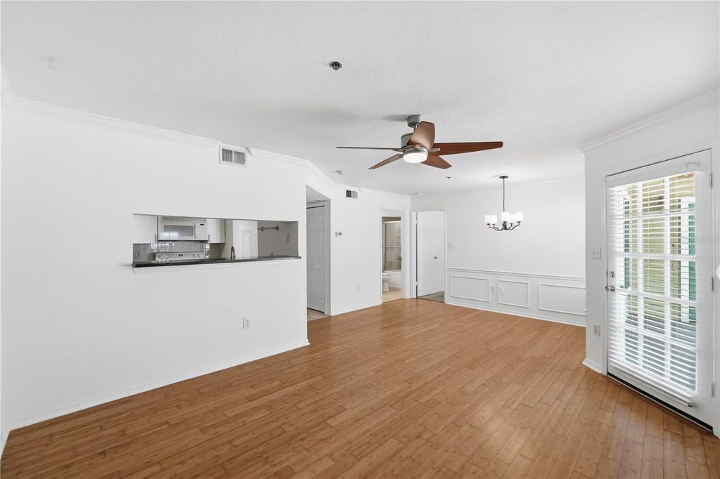 Image 18 of property listing at 1000 W HORATIO STREET 111, Tampa, FL 33606