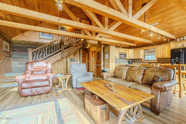 3644 Wears Mountain Lane, Sevierville, TN 37862