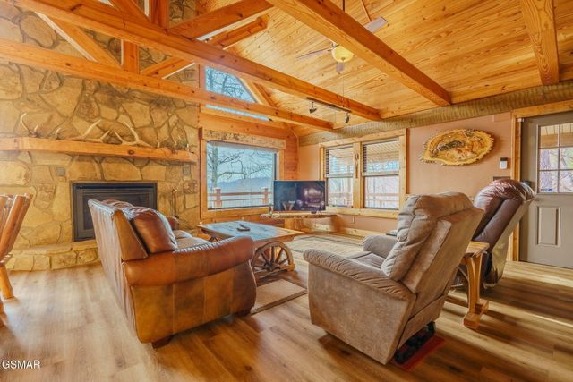 3644 Wears Mountain Lane, Sevierville, TN 37862