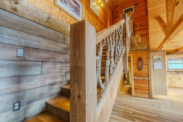 3644 Wears Mountain Lane, Sevierville, TN 37862