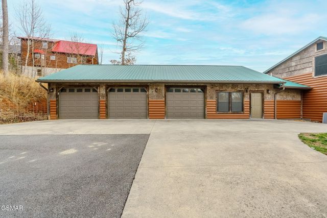 3644 Wears Mountain Lane, Sevierville, TN 37862