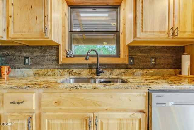 3644 Wears Mountain Lane, Sevierville, TN 37862