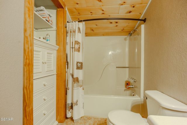 3644 Wears Mountain Lane, Sevierville, TN 37862