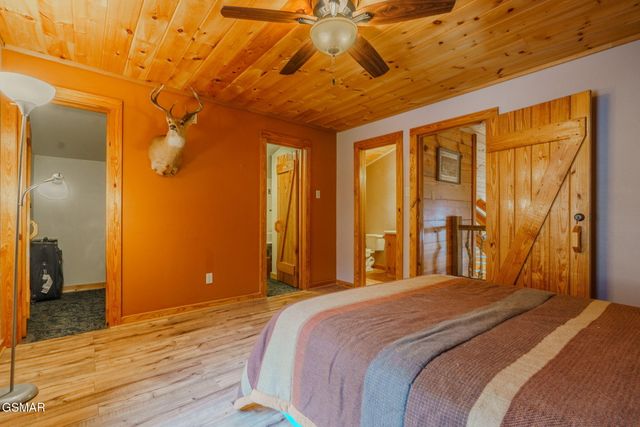 3644 Wears Mountain Lane, Sevierville, TN 37862