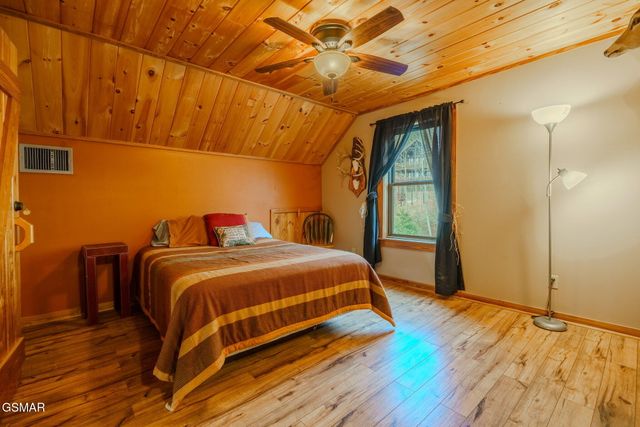 3644 Wears Mountain Lane, Sevierville, TN 37862