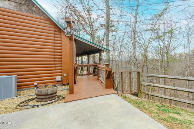3644 Wears Mountain Lane, Sevierville, TN 37862