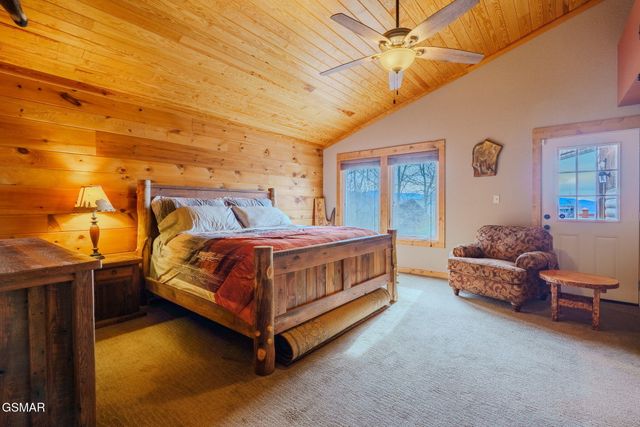 3644 Wears Mountain Lane, Sevierville, TN 37862