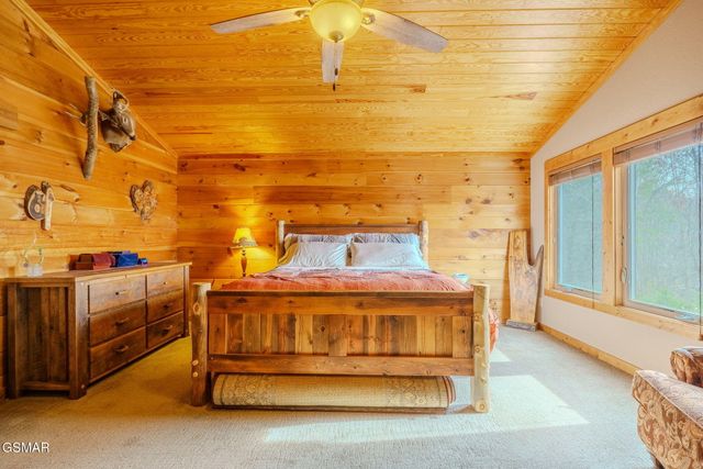 3644 Wears Mountain Lane, Sevierville, TN 37862