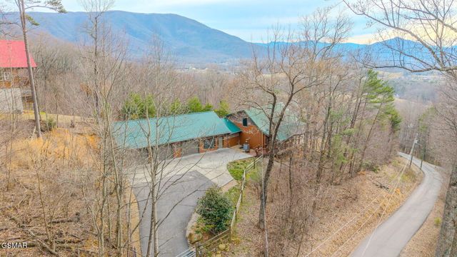 3644 Wears Mountain Lane, Sevierville, TN 37862