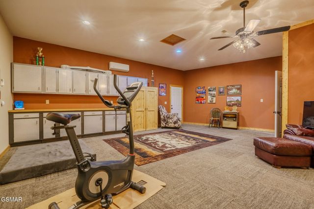 3644 Wears Mountain Lane, Sevierville, TN 37862