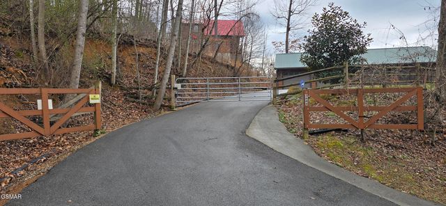 3644 Wears Mountain Lane, Sevierville, TN 37862