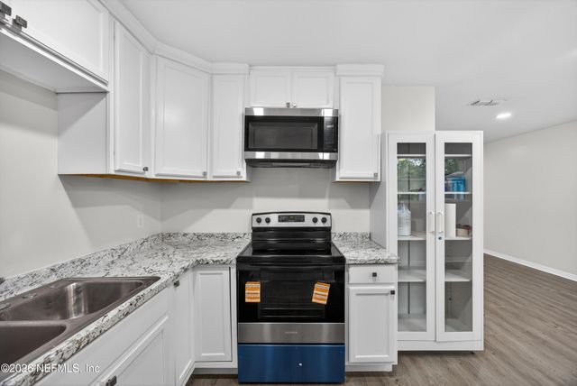 10063 AGAVE Circle N, Jacksonville, FL 32246